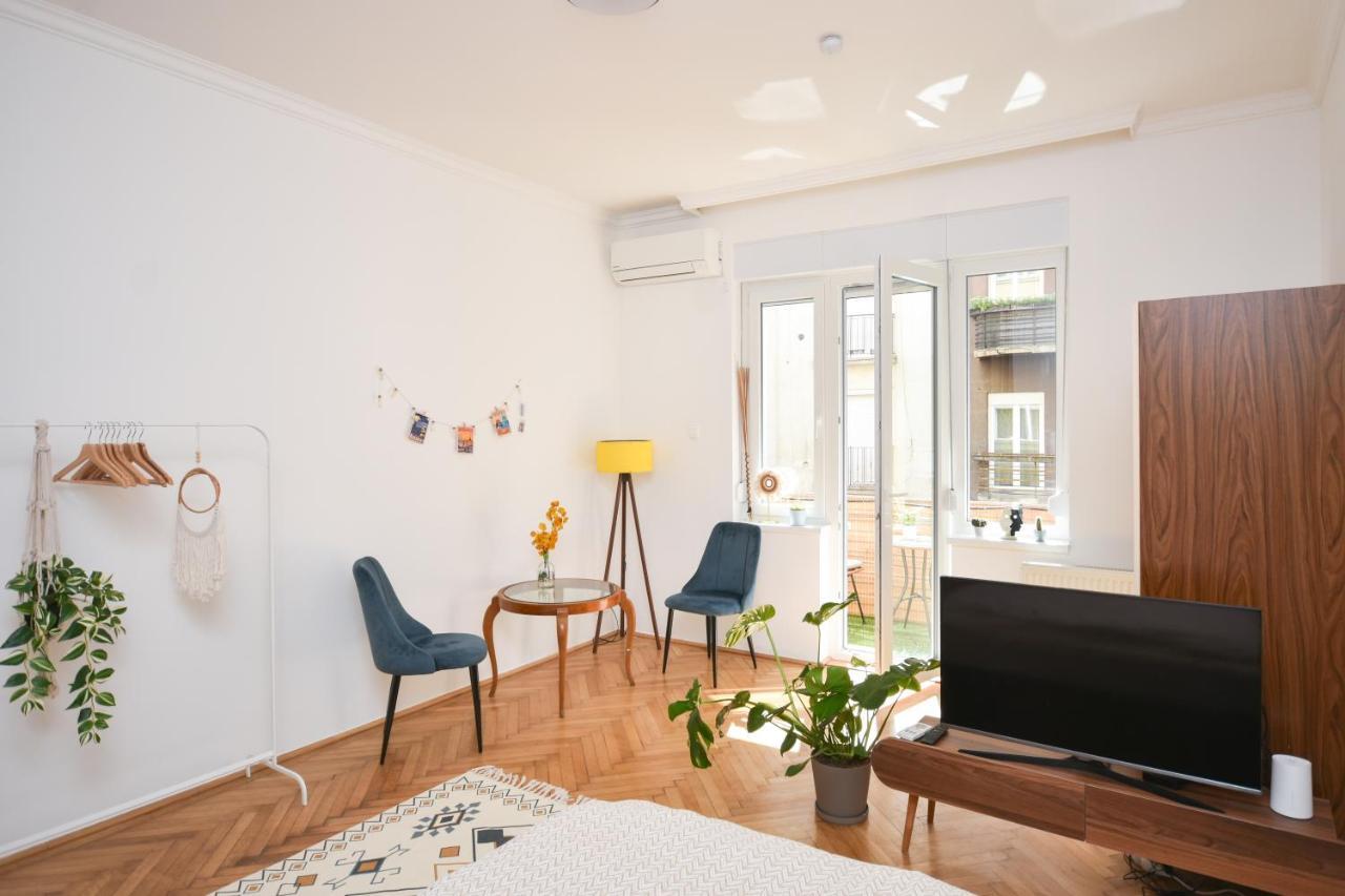 Castle Nest Apartment